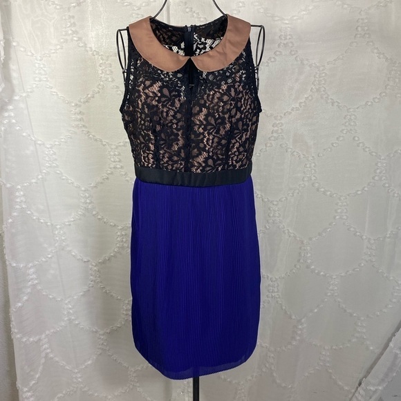 minuet Dresses & Skirts - Minuet blue mini dress with Peter Pan collar size L